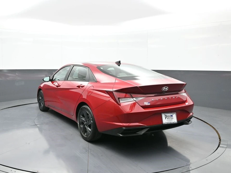2021 Hyundai Elantra - Image 8 of 21