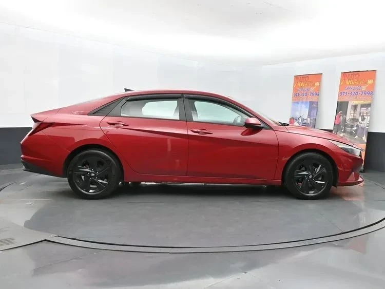 2021 Hyundai Elantra - Image 4 of 12