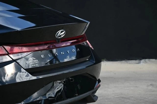 2021 Hyundai Elantra - Image 9 of 20