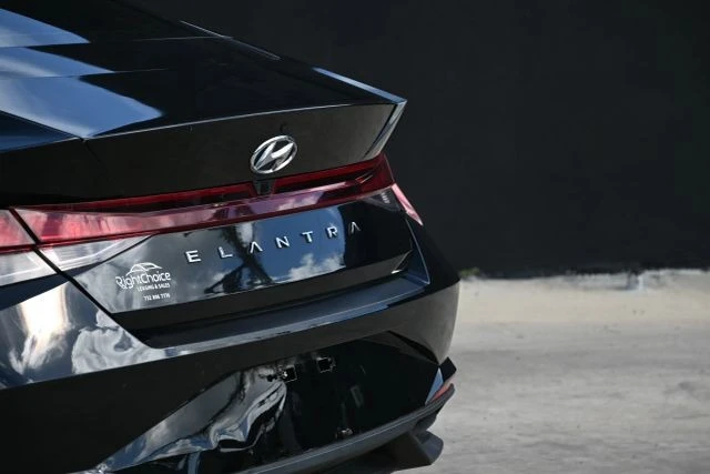 2021 Hyundai Elantra - Image 9 of 20