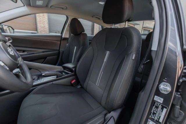 2021 Hyundai Elantra - Image 16 of 21