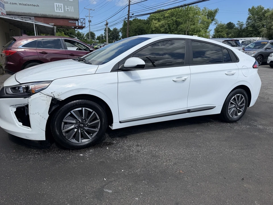 2021 Hyundai - Image 5 of 18