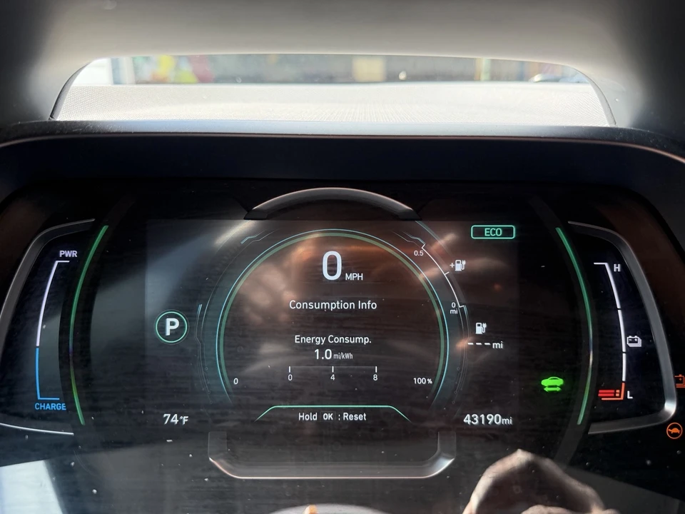 2021 Hyundai - Image 16 of 18