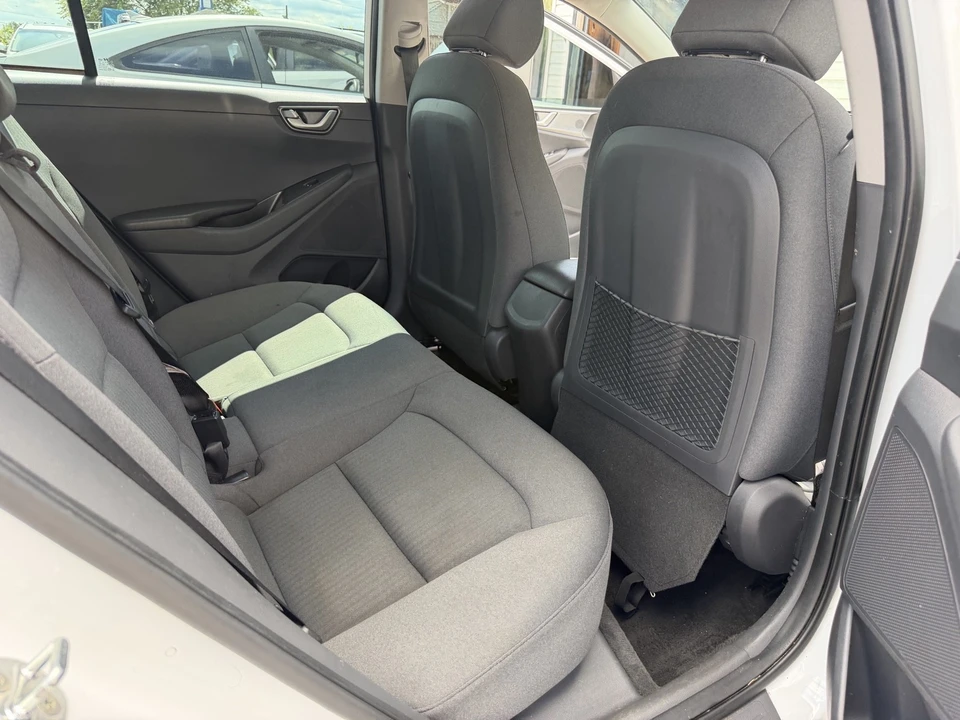 2021 Hyundai - Image 14 of 18
