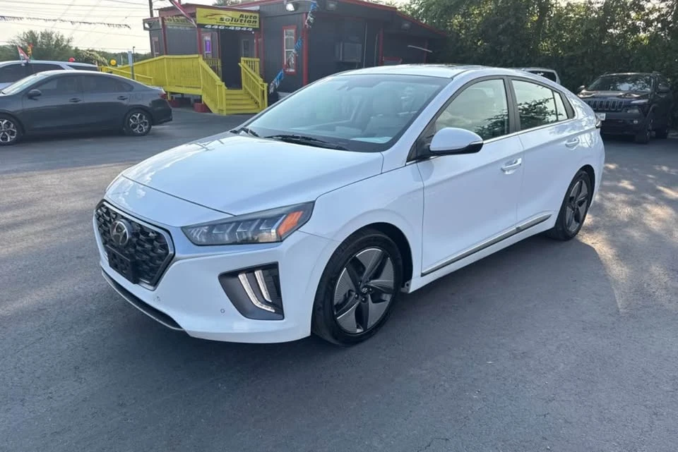 2021 Hyundai Ioniq 5 - Image 3 of 6