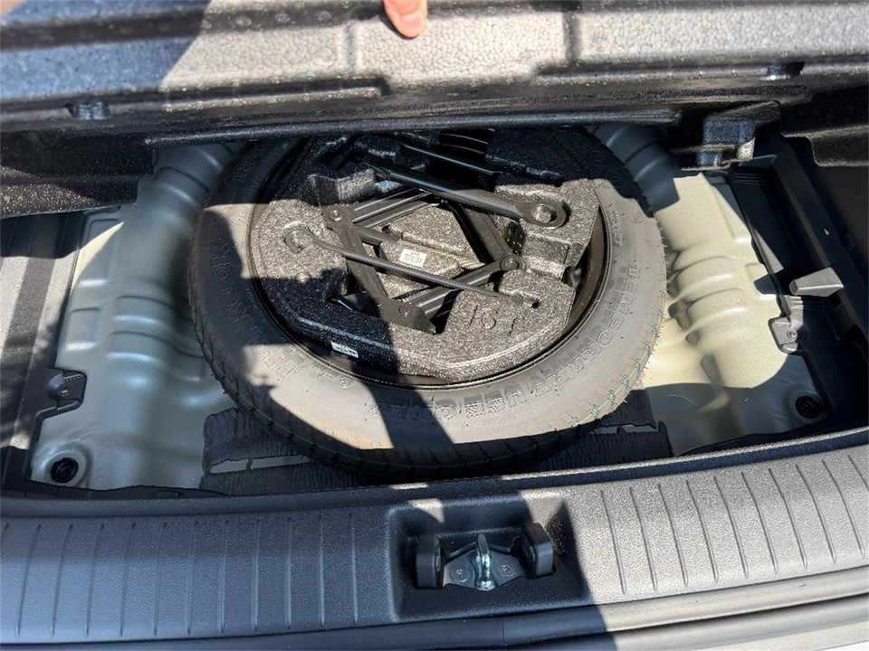 2021 Hyundai Kona - Image 12 of 31