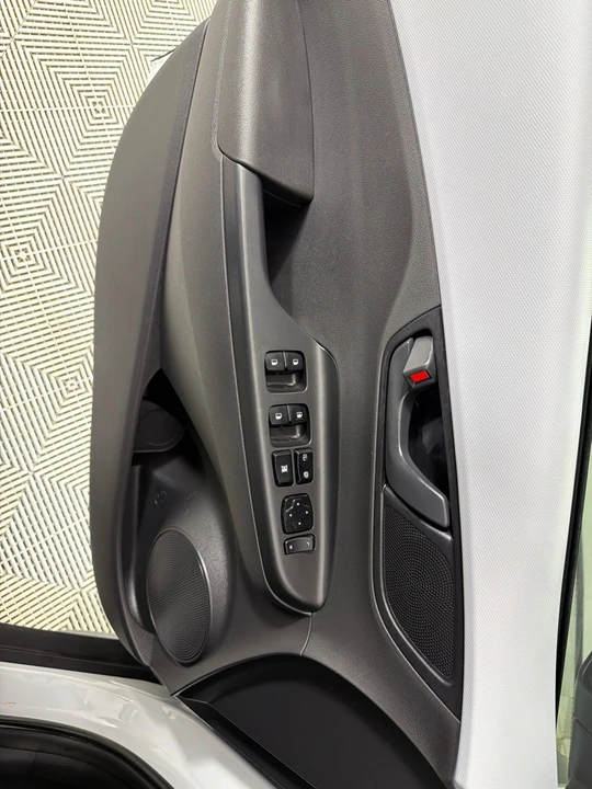 2021 Hyundai Kona - Image 11 of 12