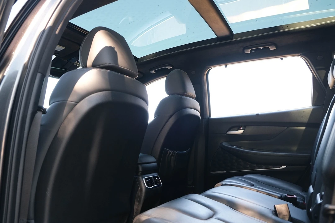 2021 Hyundai Santa Fe - Image 19 of 21