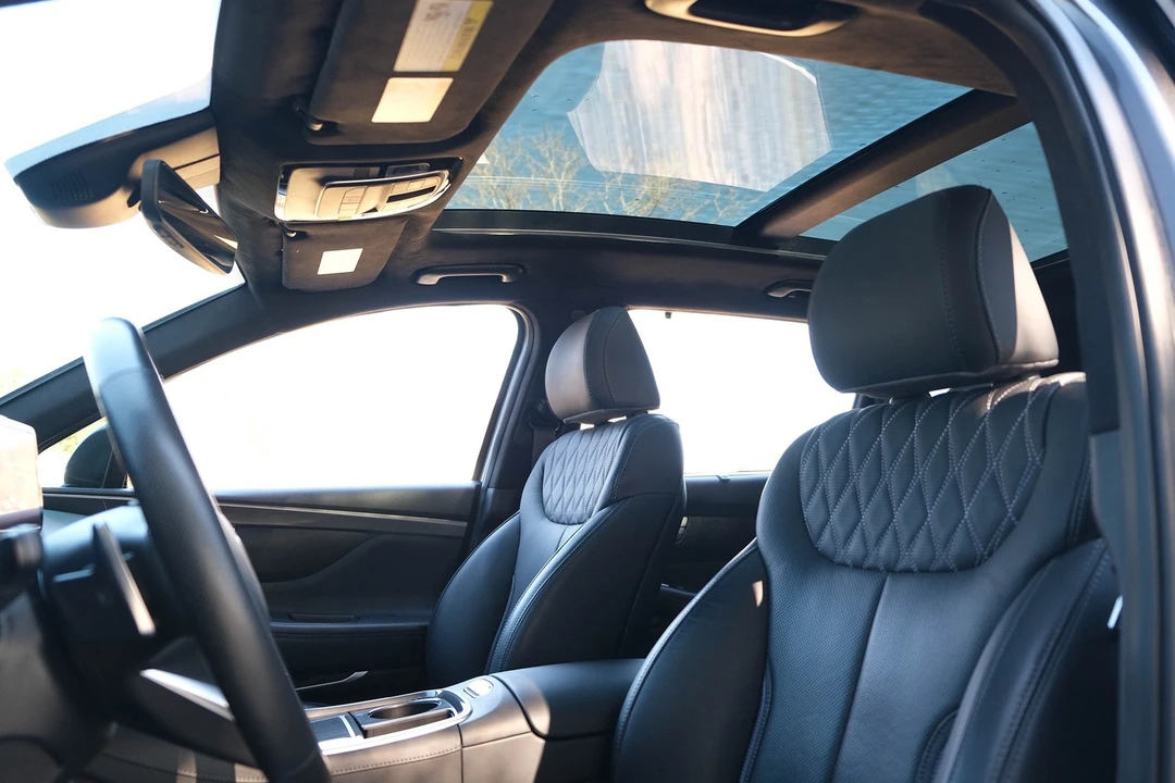2021 Hyundai Santa Fe - Image 16 of 21