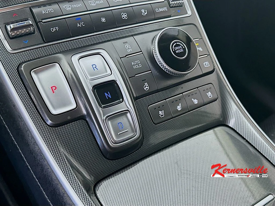 2021 Hyundai Santa Fe - Image 16 of 24