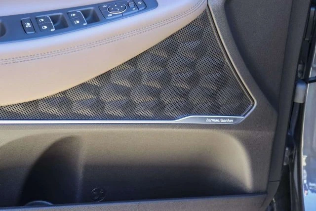 2021 Hyundai Santa Fe - Image 15 of 21