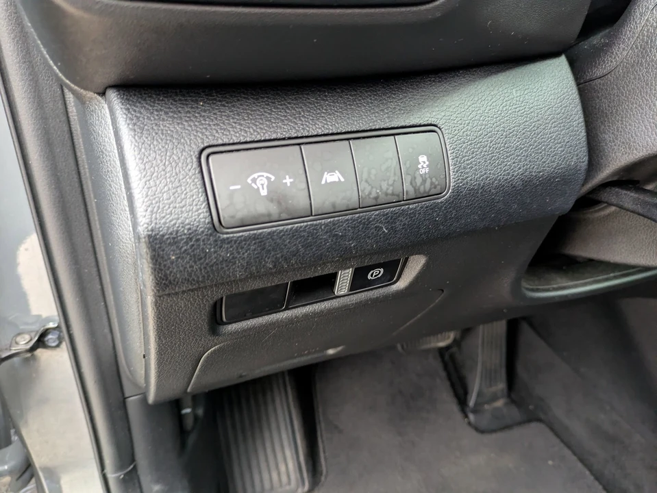 2021 Hyundai Santa Fe - Image 17 of 21