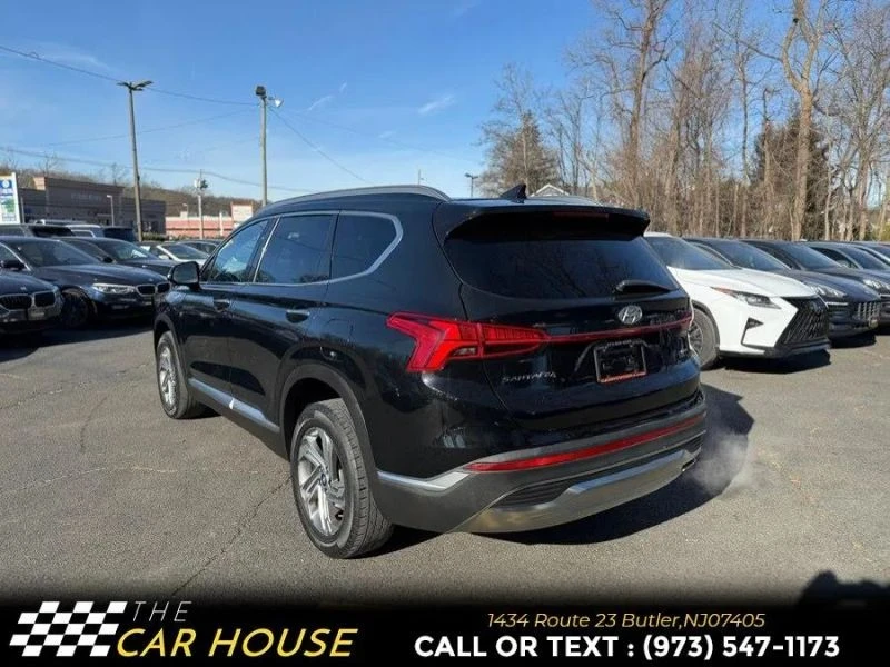 2021 Hyundai Santa Fe - Image 11 of 12