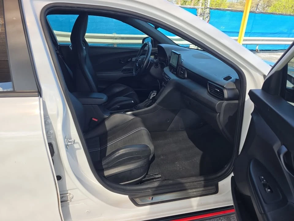 2021 Hyundai Veloster - Image 8 of 10