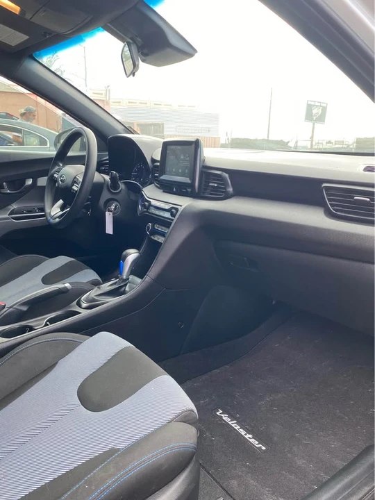 2021 Hyundai Veloster - Image 6 of 10