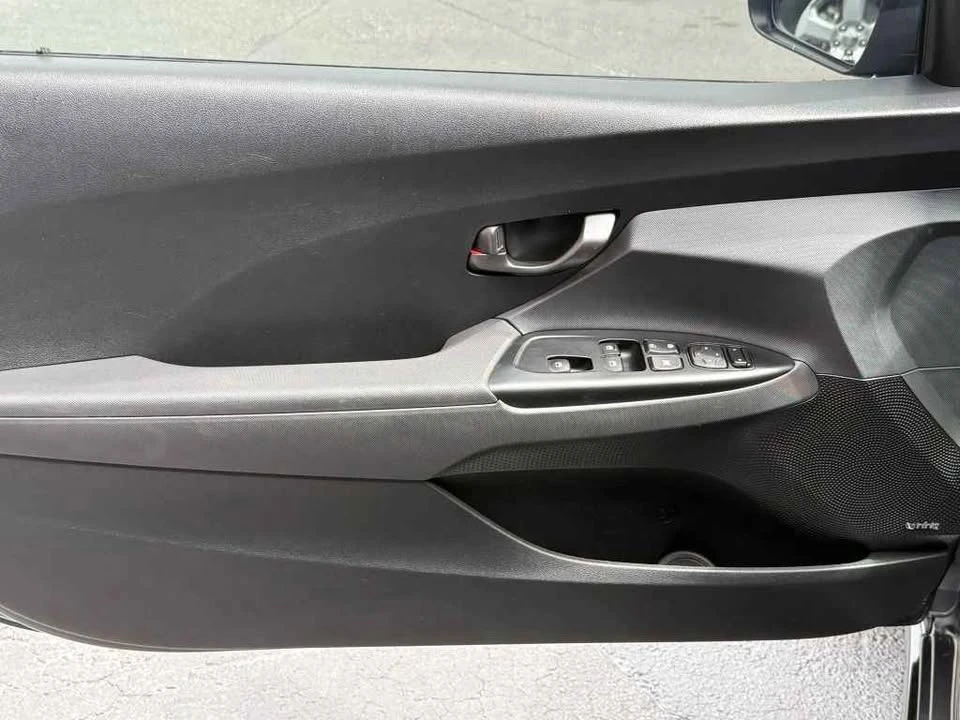 2021 Hyundai Veloster - Image 7 of 18