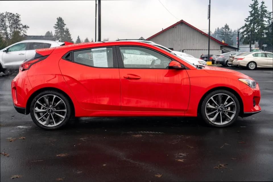 2021 Hyundai Veloster - Image 2 of 19