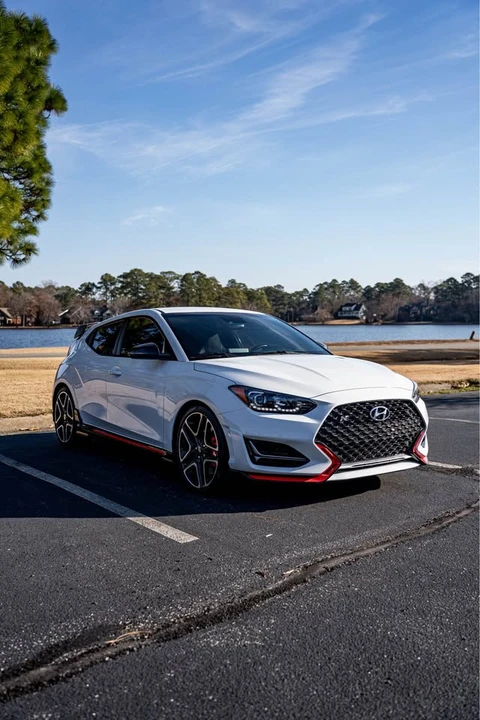 2021 Hyundai Veloster - Image 2 of 12