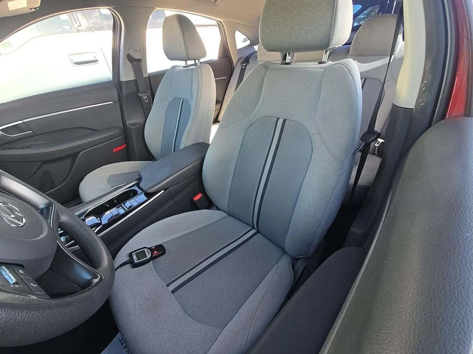2021 Hyundai Veloster - Image 2 of 6