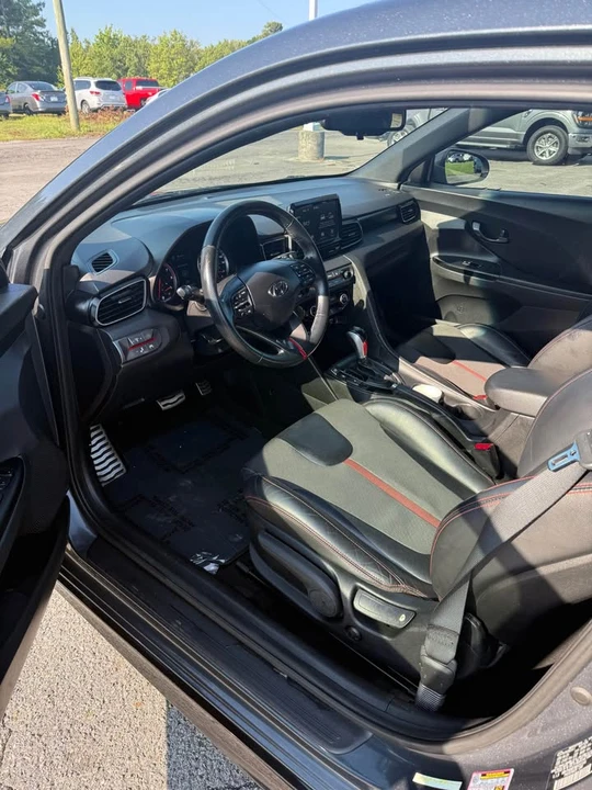 2021 Hyundai Veloster - Image 9 of 12