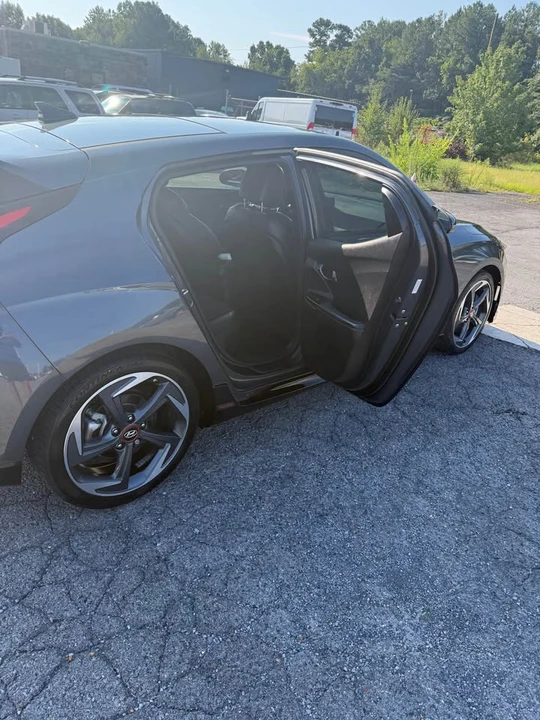 2021 Hyundai Veloster - Image 11 of 12