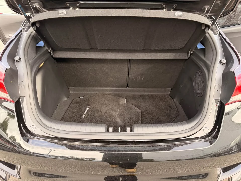2021 Hyundai Veloster - Image 16 of 17