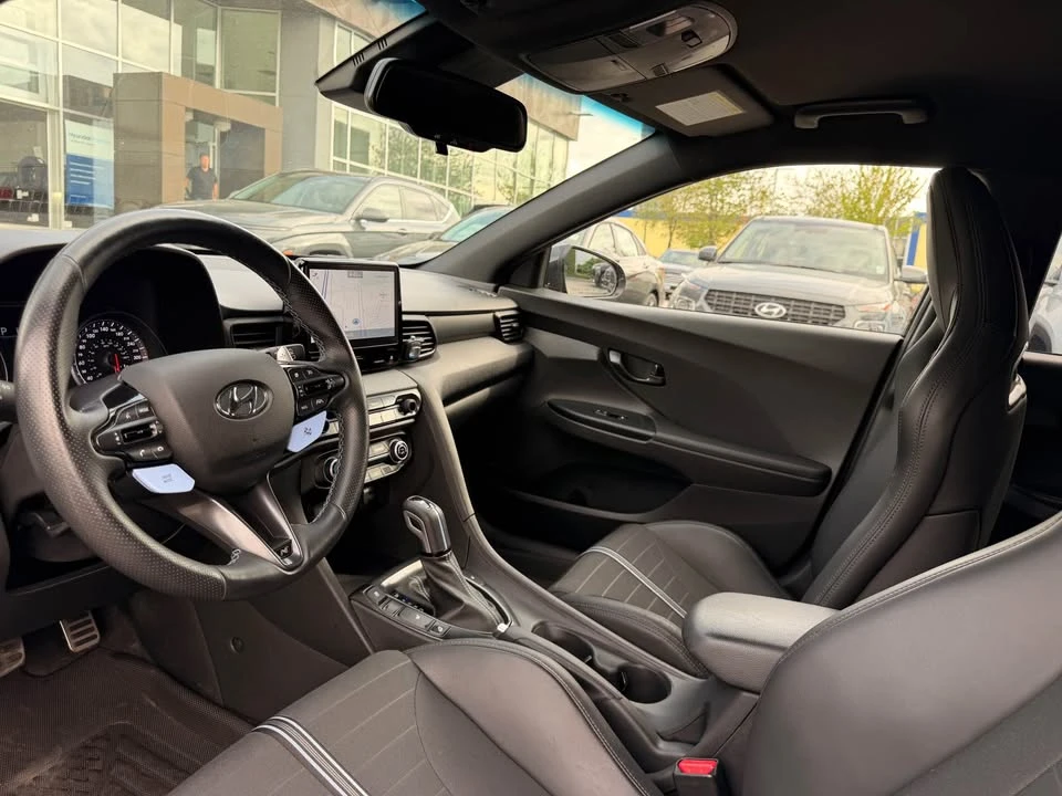 2021 Hyundai Veloster - Image 14 of 17
