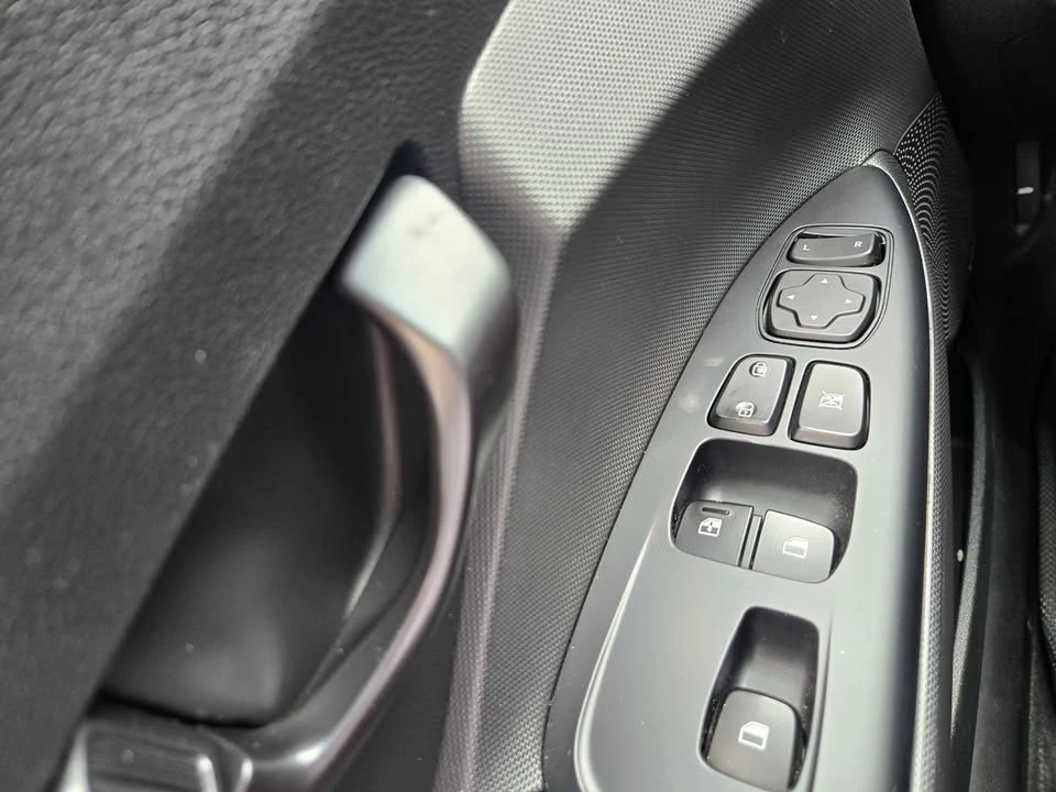 2021 Hyundai Veloster - Image 12 of 12