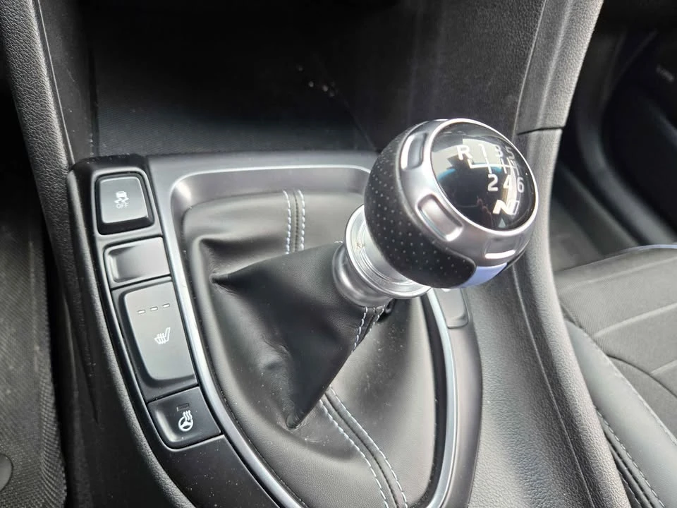 2021 Hyundai Veloster - Image 11 of 12