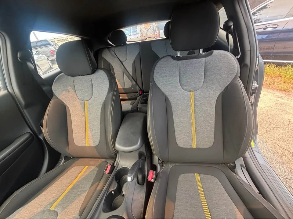 2021 Hyundai Veloster - Image 9 of 10