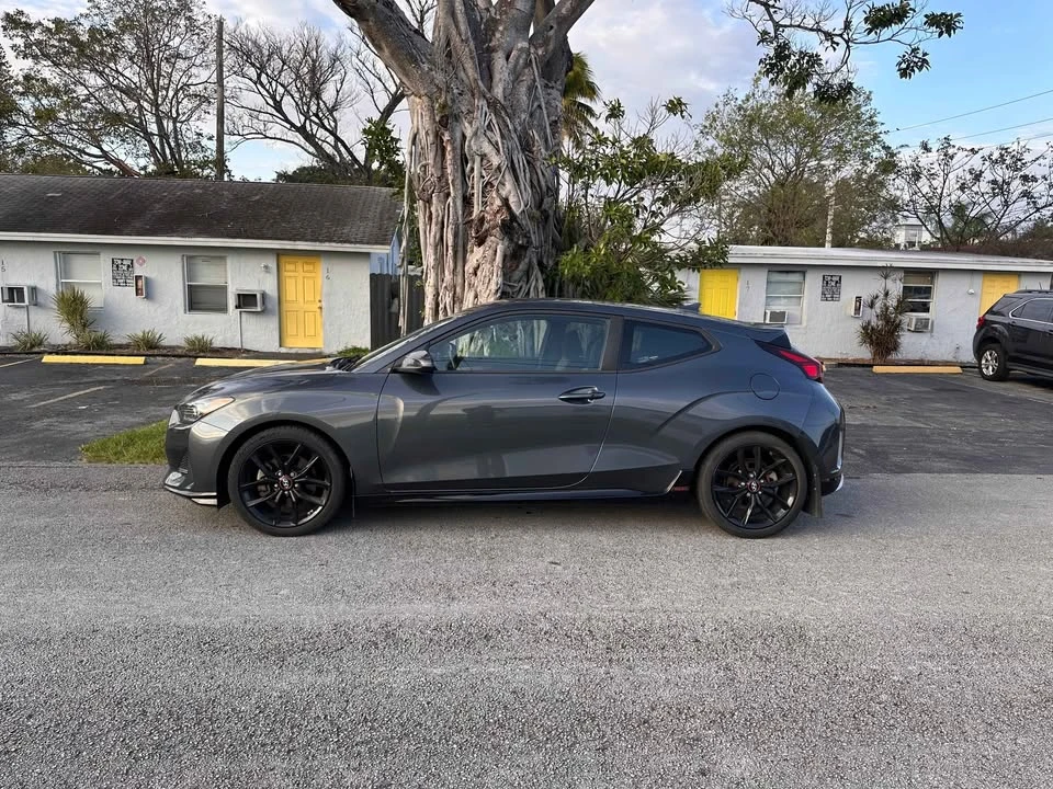 2021 Hyundai Veloster - Image 2 of 11