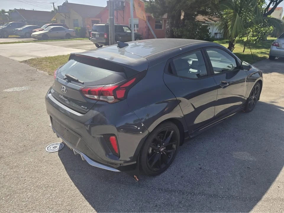 2021 Hyundai Veloster - Image 2 of 11