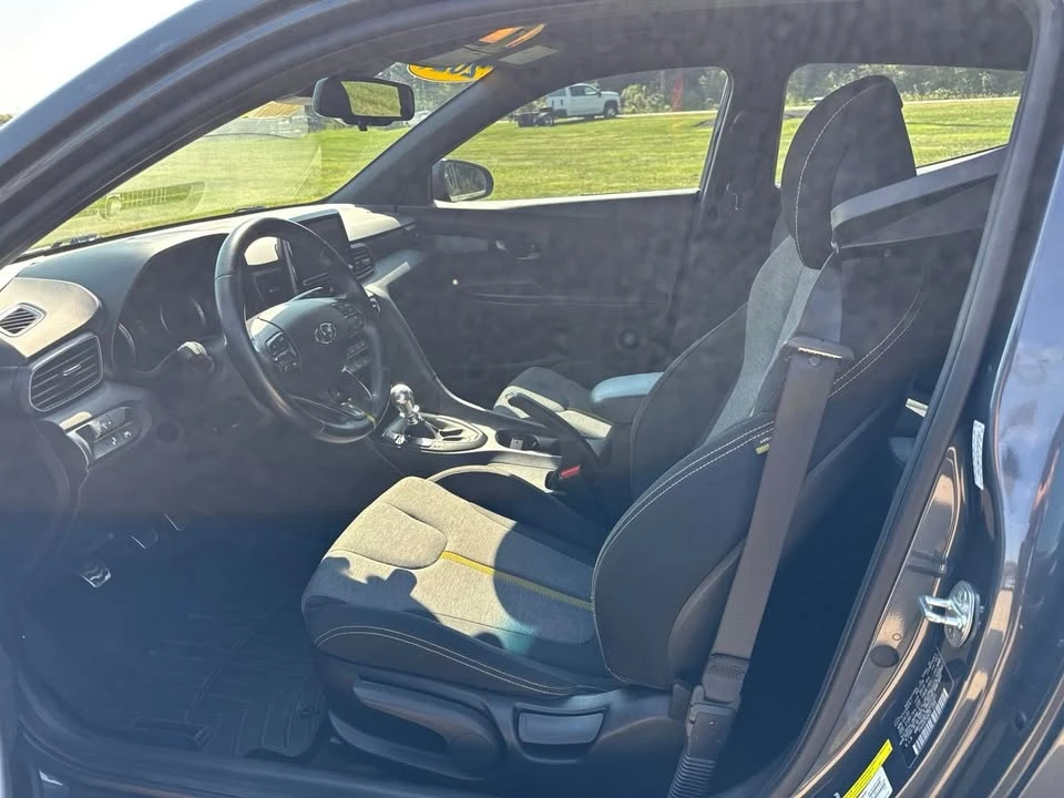 2021 Hyundai Veloster - Image 15 of 18