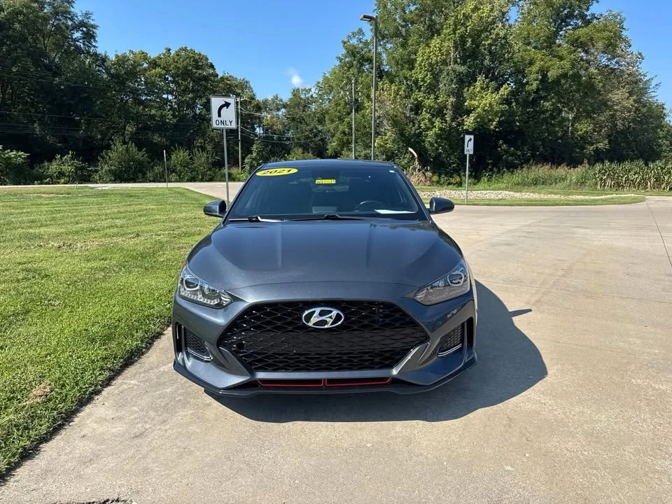 2021 Hyundai Veloster - Image 2 of 18