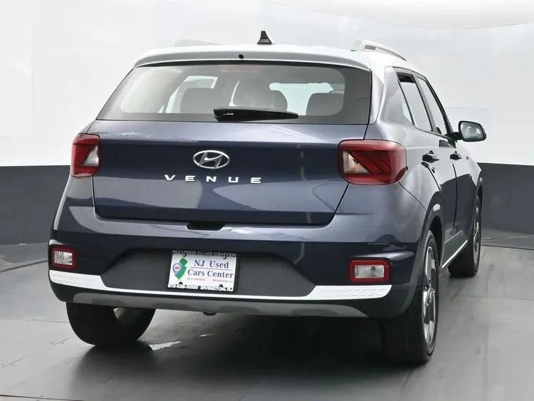 2021 Hyundai Venue - Image 8 of 12