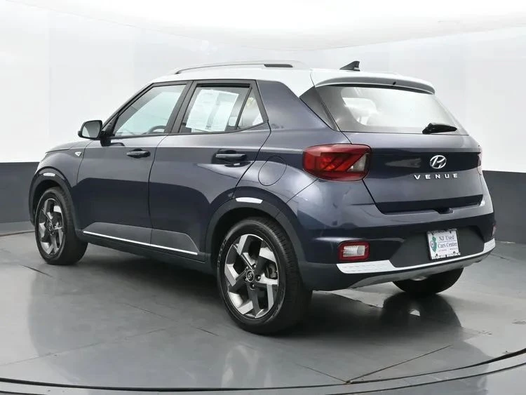 2021 Hyundai Venue - Image 9 of 12