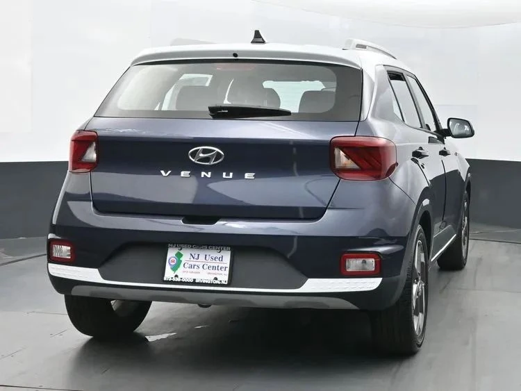 2021 Hyundai Venue - Image 8 of 12