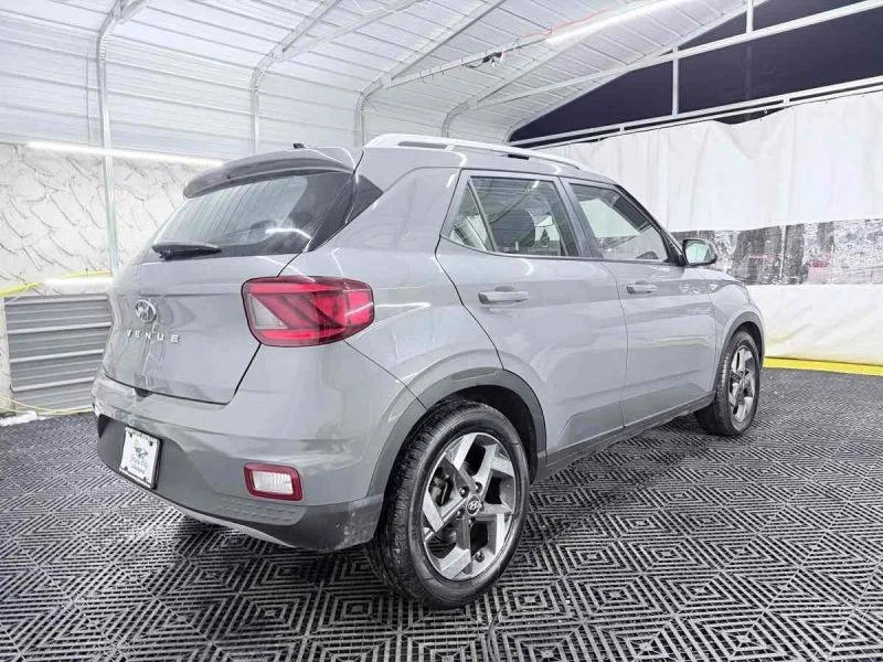 2021 Hyundai Venue - Image 7 of 12