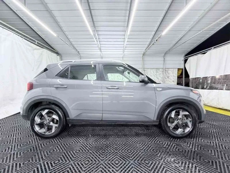 2021 Hyundai Venue - Image 8 of 12