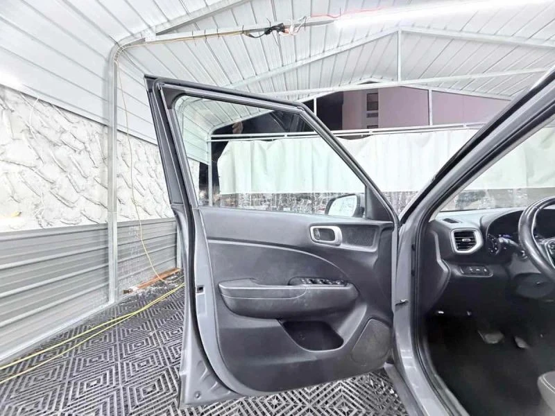 2021 Hyundai Venue - Image 11 of 12