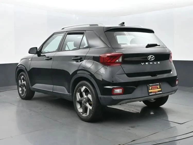 2021 Hyundai Venue - Image 9 of 12