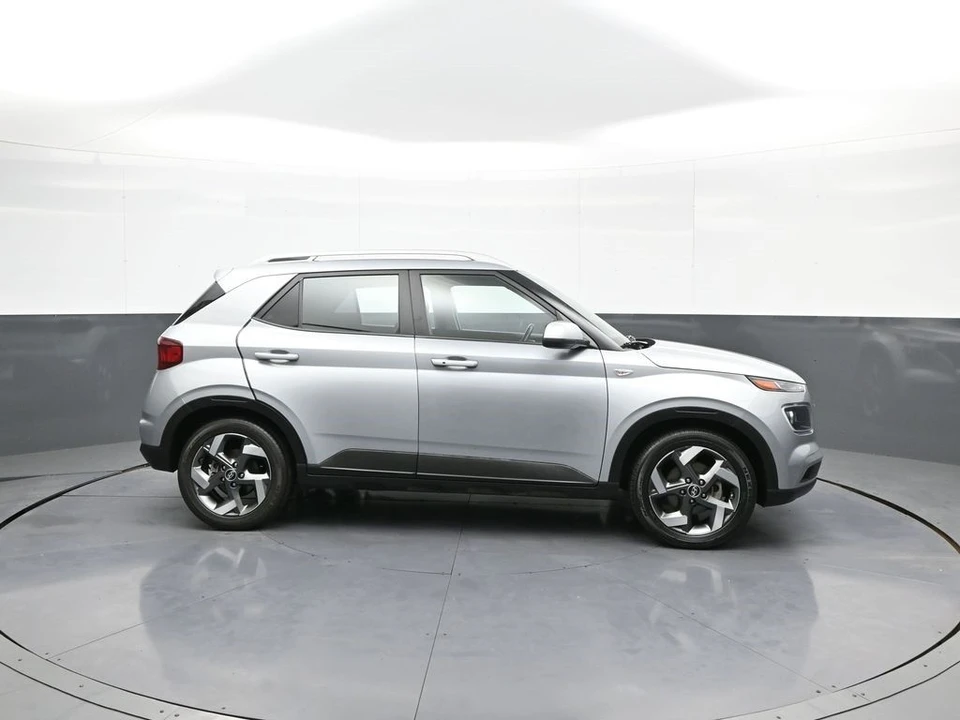 2021 Hyundai Venue - Image 5 of 12