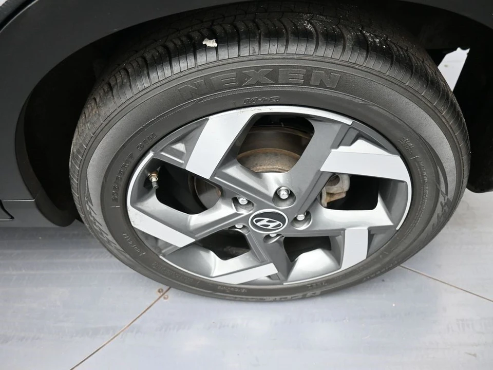 2021 Hyundai Venue - Image 15 of 21