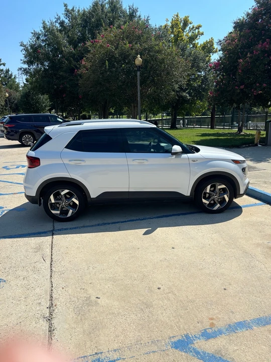 2021 Hyundai Venue - Image 3 of 9