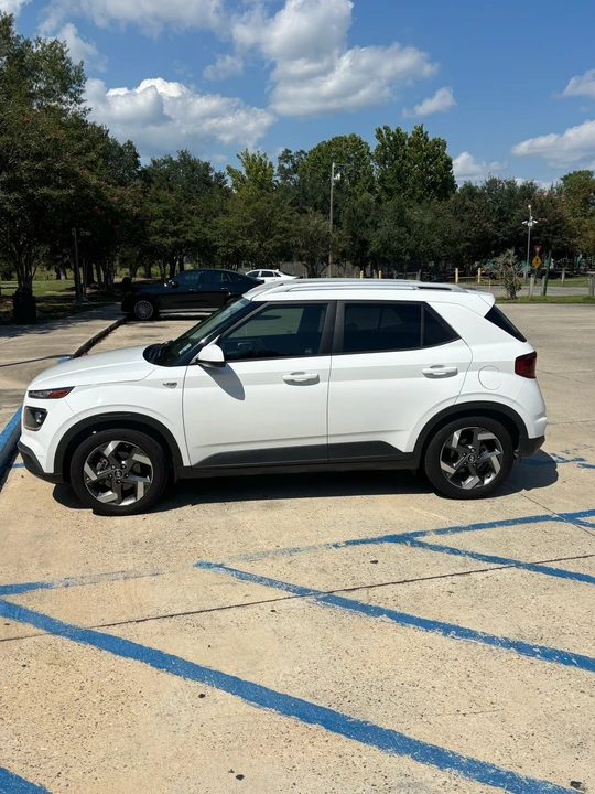 2021 Hyundai Venue - Image 2 of 9