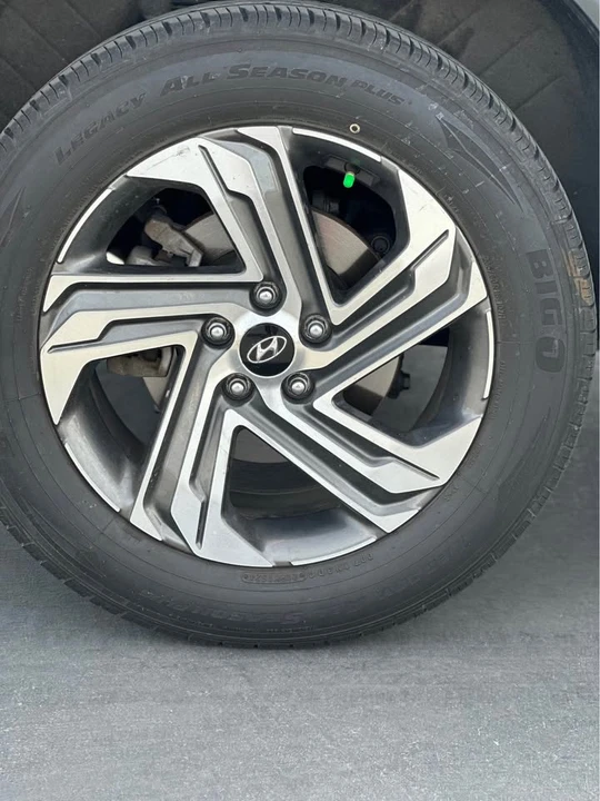 2021 Hyundai Santa Fe - Image 9 of 13