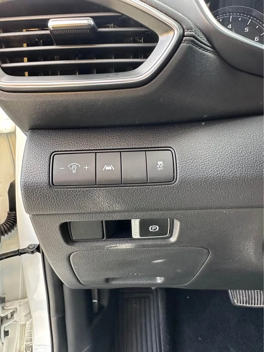2021 Hyundai Santa Fe - Image 11 of 13