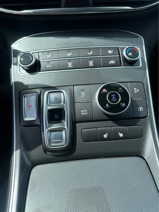 2021 Hyundai Santa Fe - Image 10 of 13