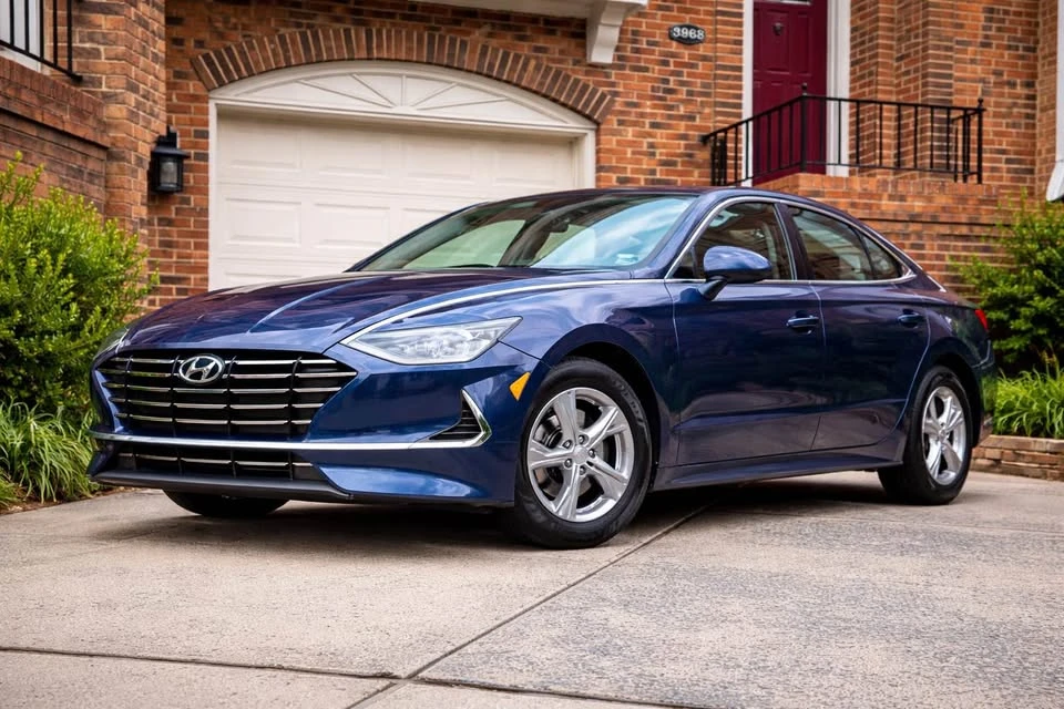 2021 Hyundai Sonata - Image 2 of 13