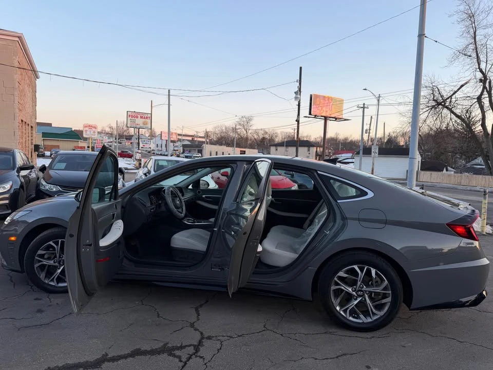 2021 Hyundai Sonata - Image 11 of 19